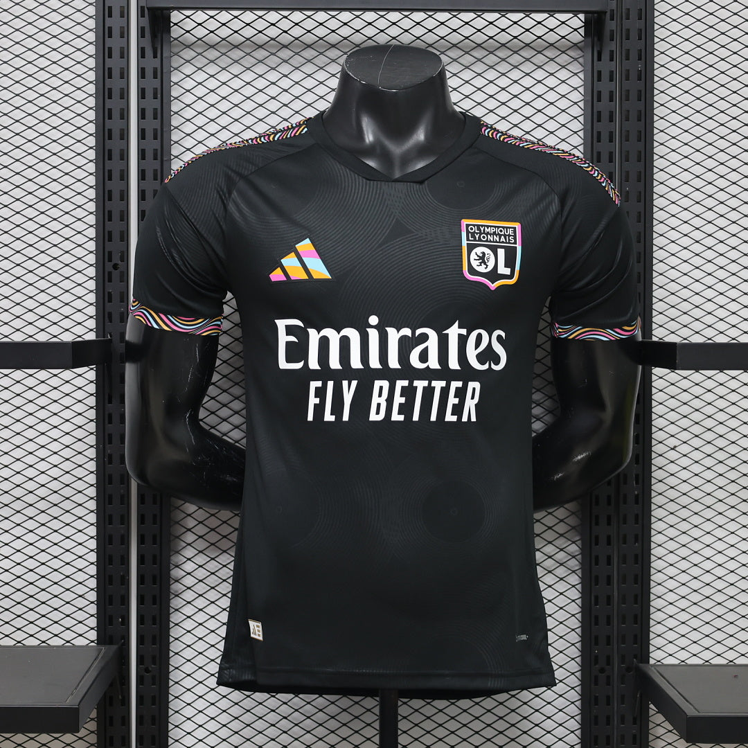 Lyon 26-27 Third Away