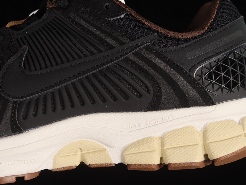 ZOOM VOMERO 5 BLACK SESEME/COCONUT MILK