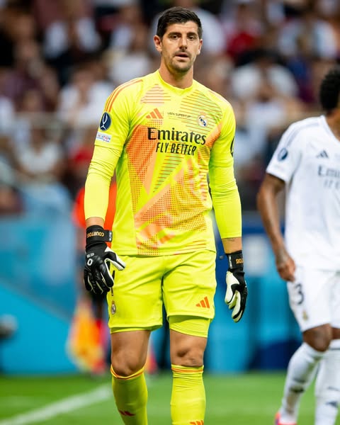 Real Madrid 24-25 Goalkeeper Kit