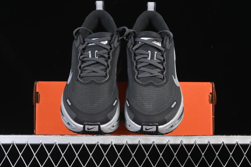 AIR ZOOM VOMERO PLUS