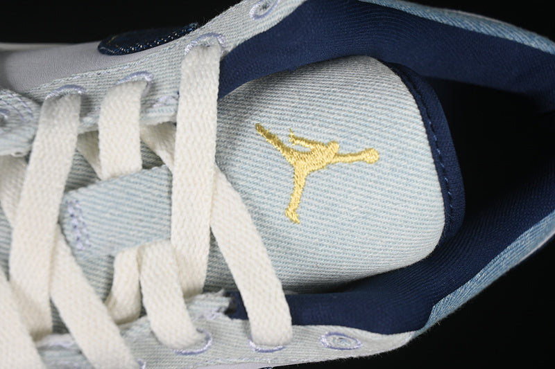 AIR JORDAN 1 LOW CANADIAN TUXEDO