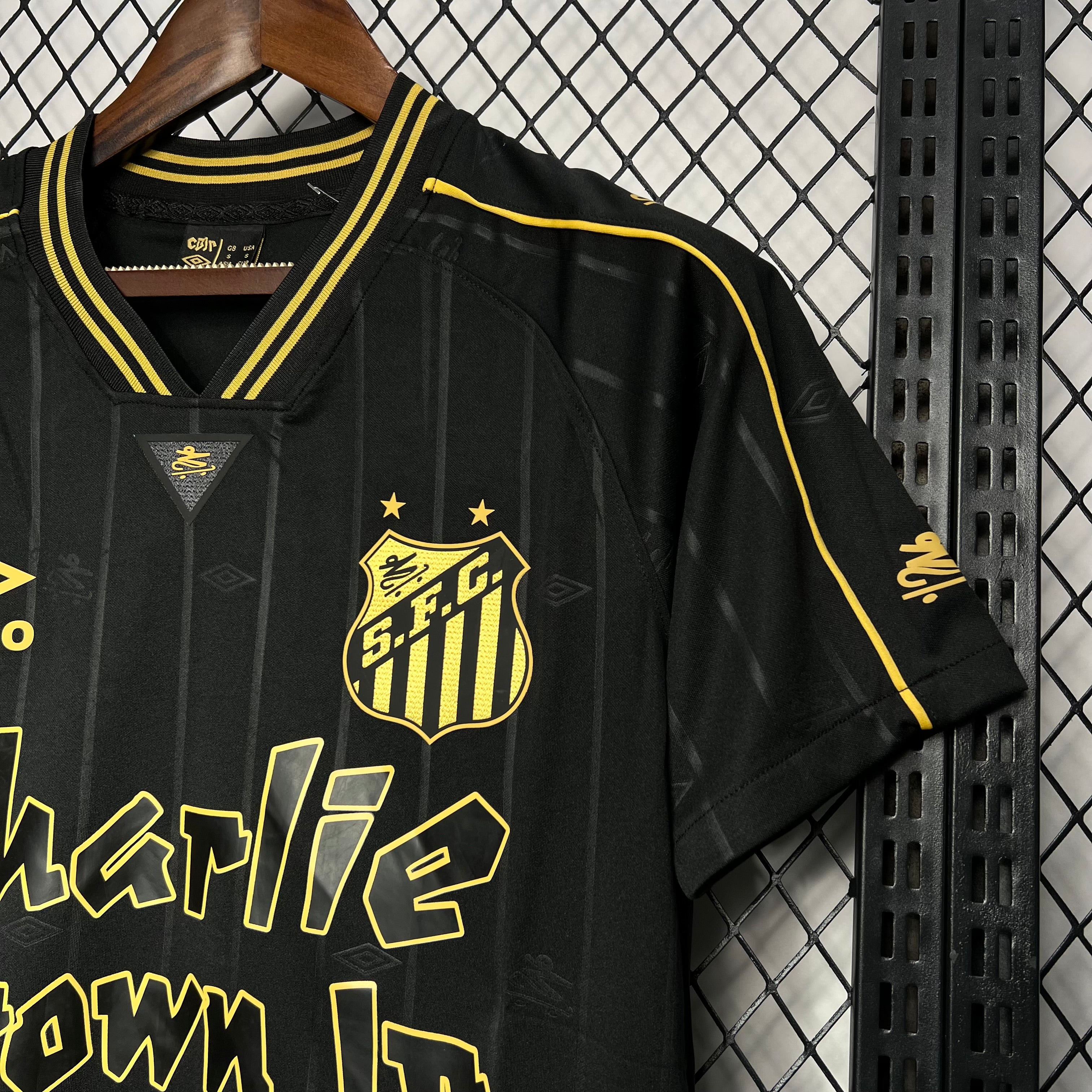 24-25 Santos Charlie Brown black gold special edition Jersey tm