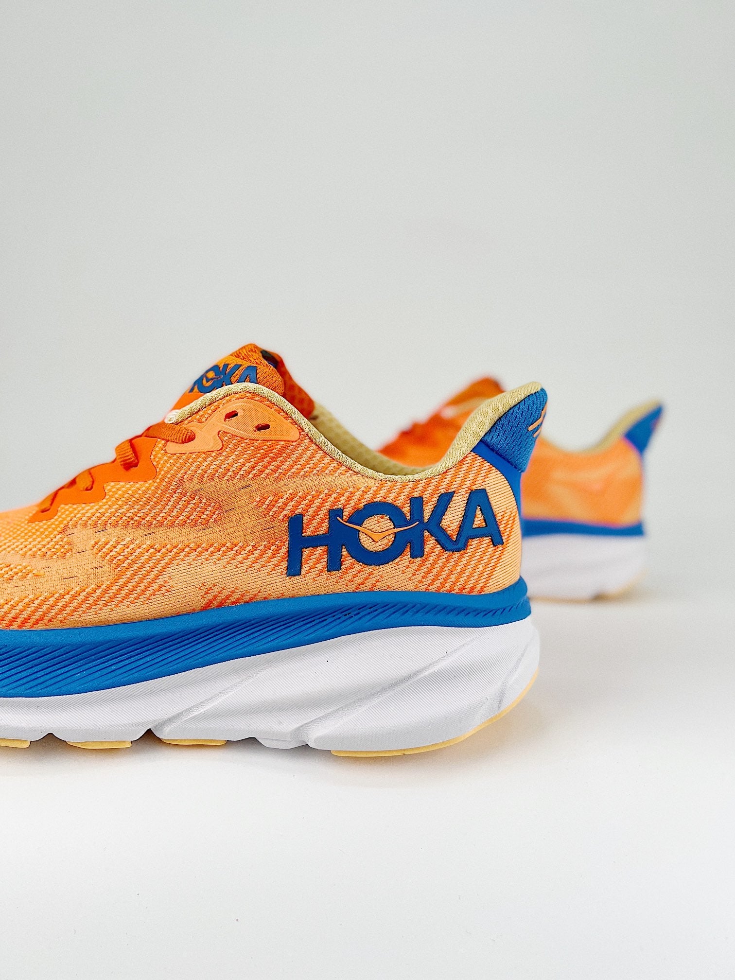HOKA ONE ONE CLIFTON 9 TM