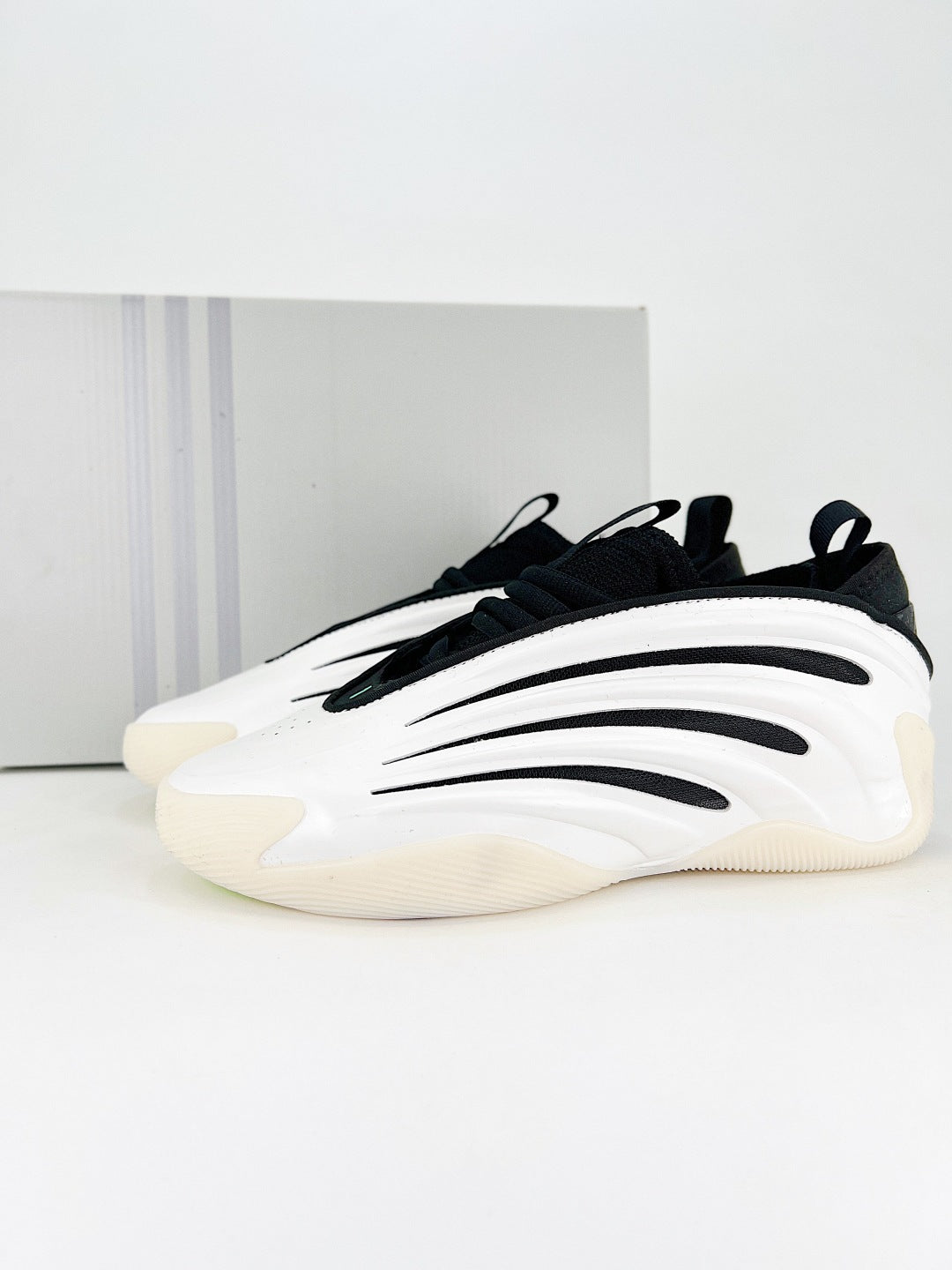 adidas HARDEN VOLUME 9