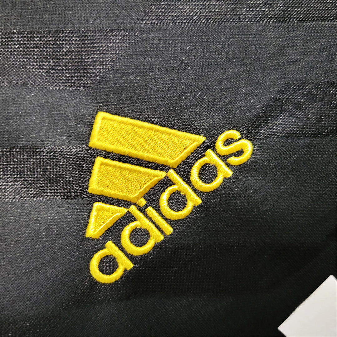 11-12 R MAD away black