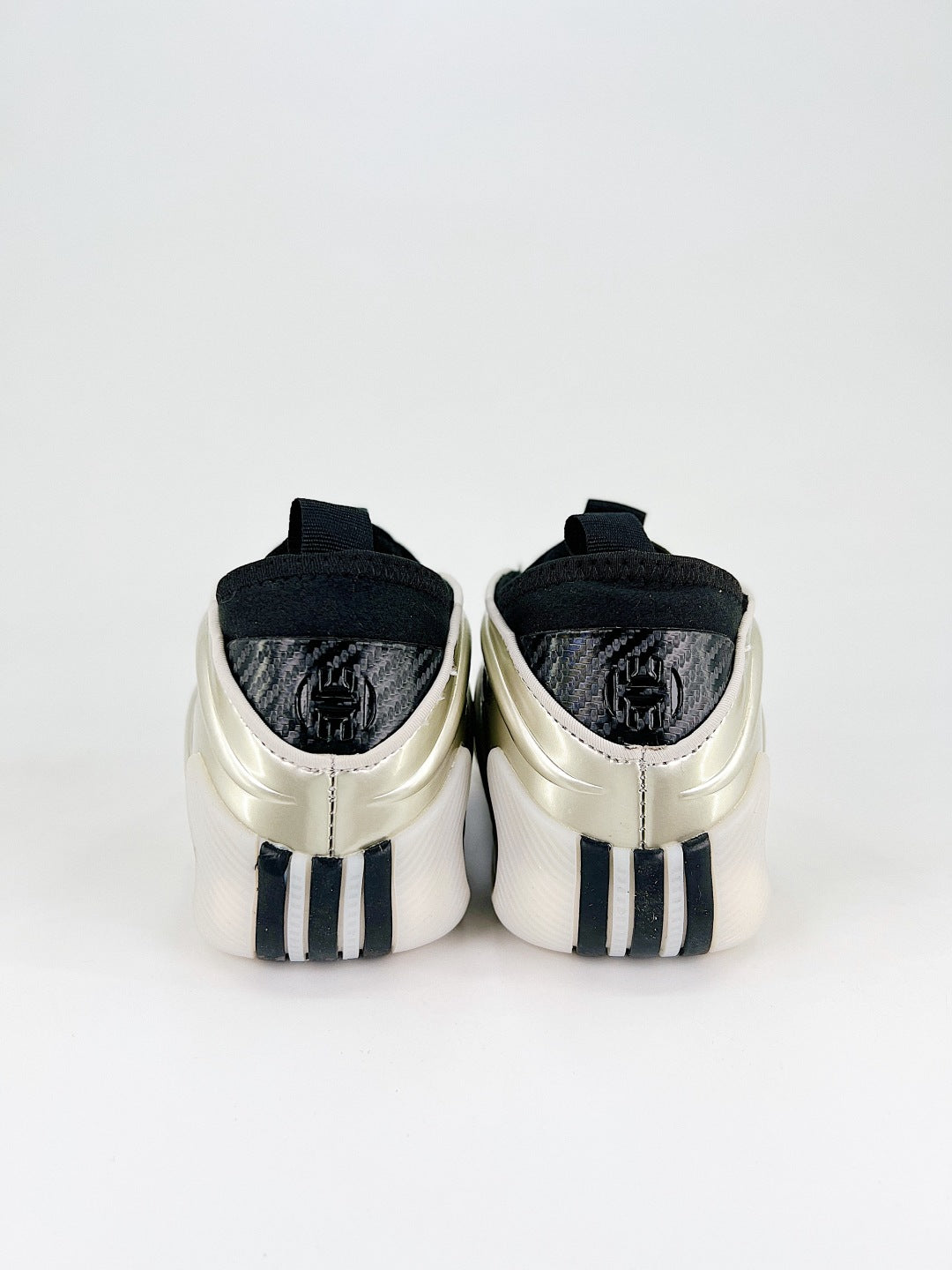 adidas HARDEN VOLUME 9
