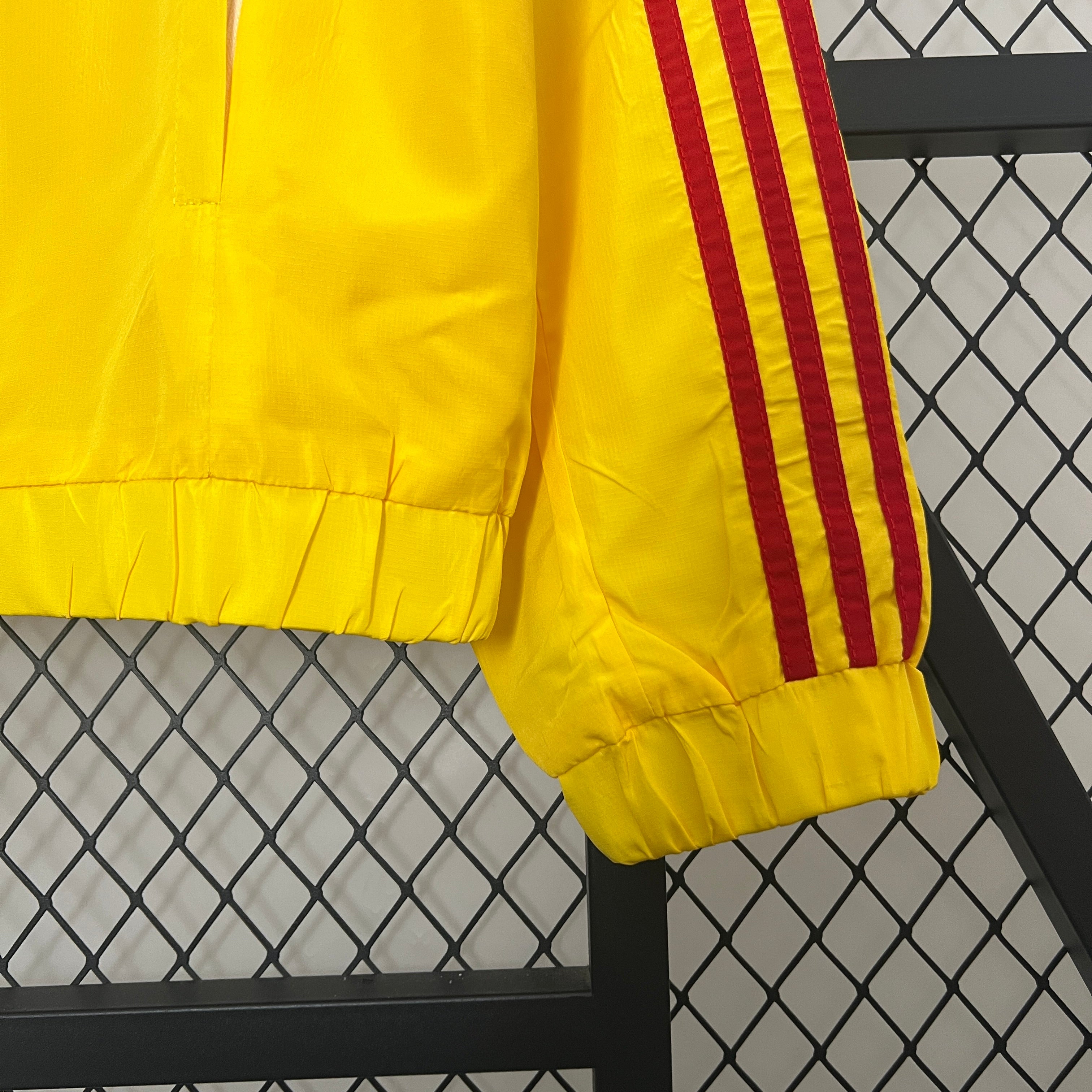 Columbia yellow windbreaker JK