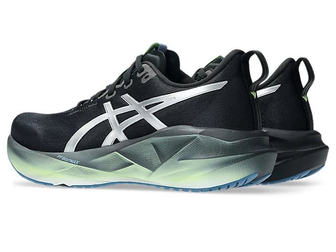 Asics novablast (size 43) stock