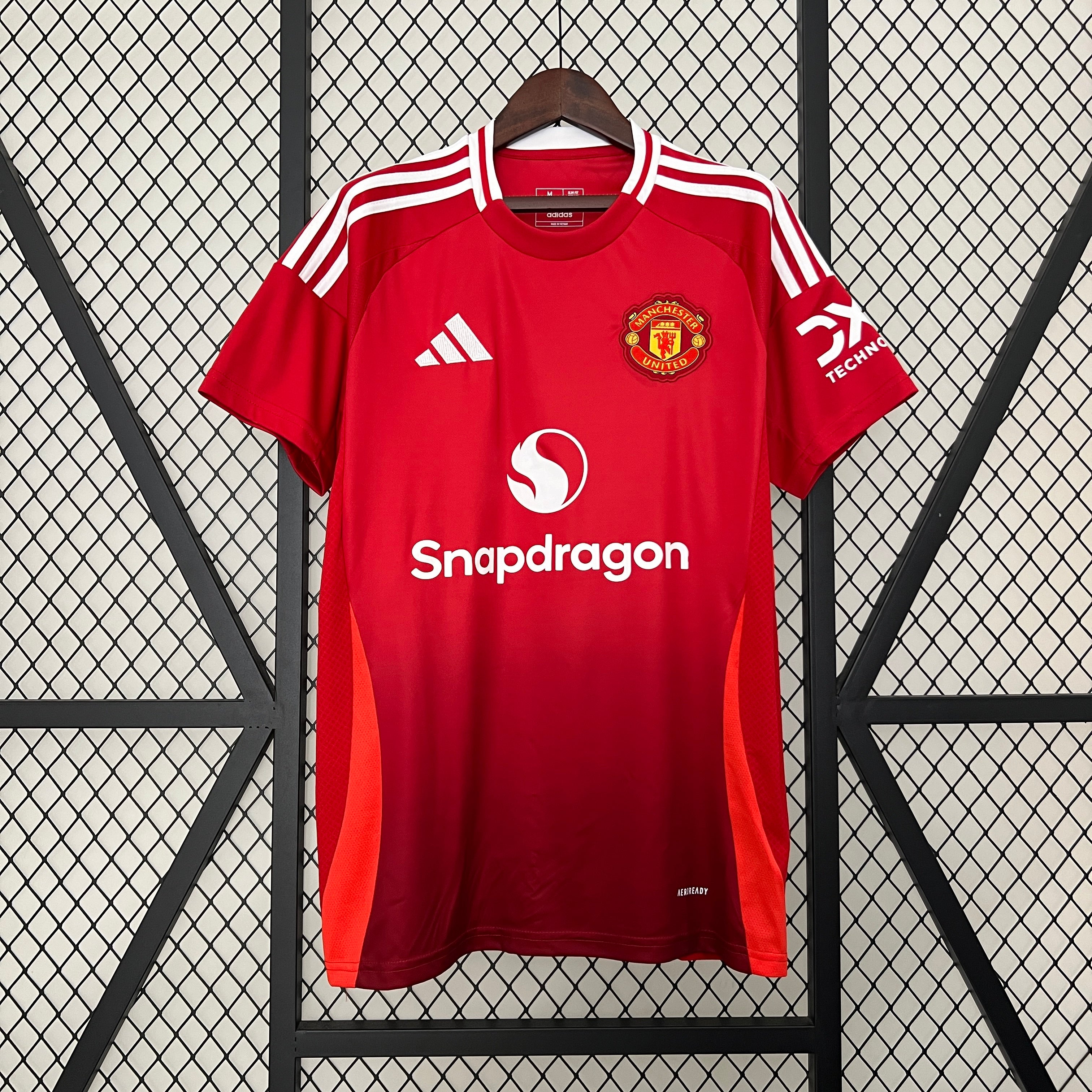 MANCHESTER UNITED HOME 2024/2025