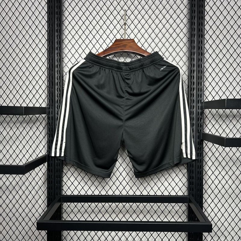 Manchester United third away shorts 2024/2025