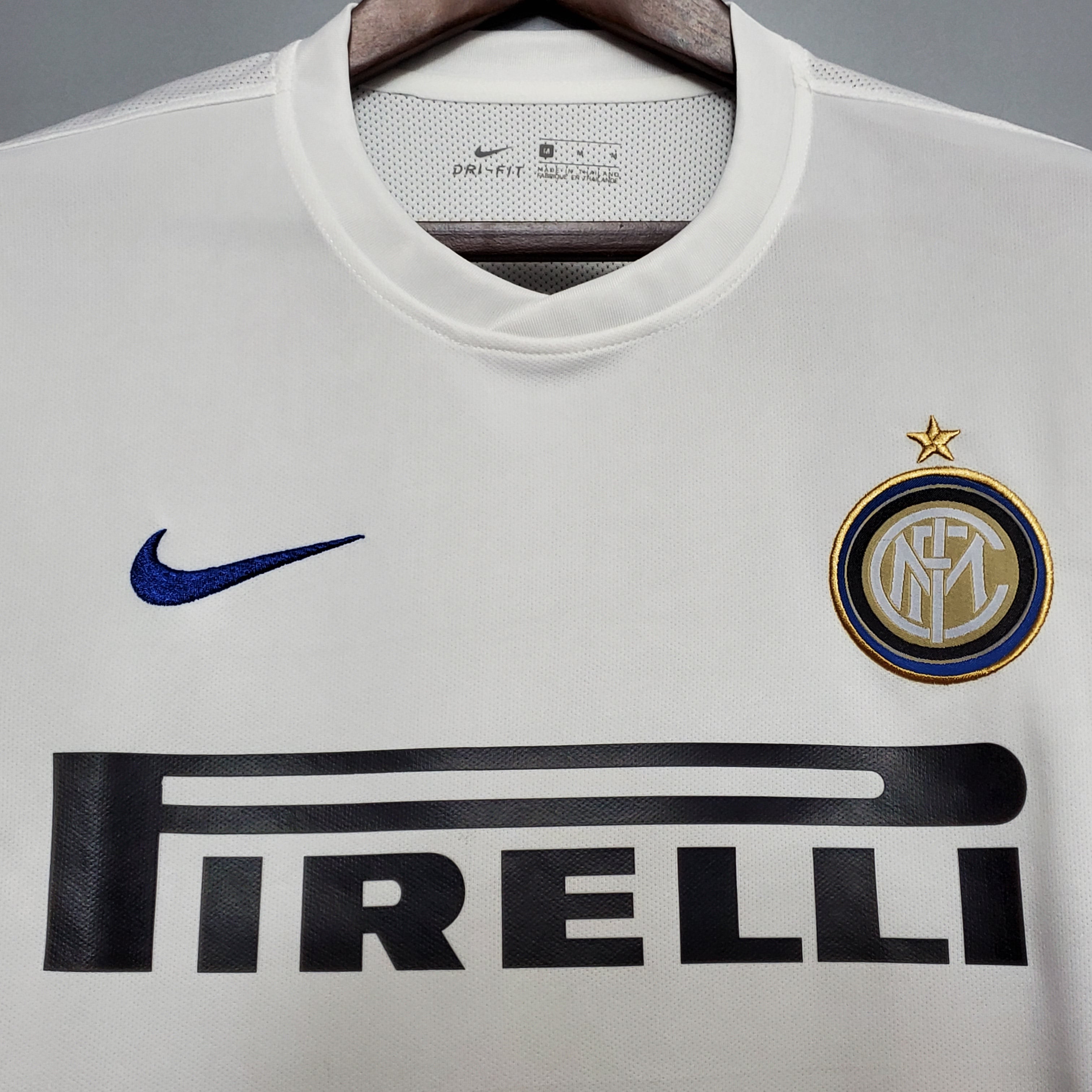 INTER MILAN AWAY 2010/2011