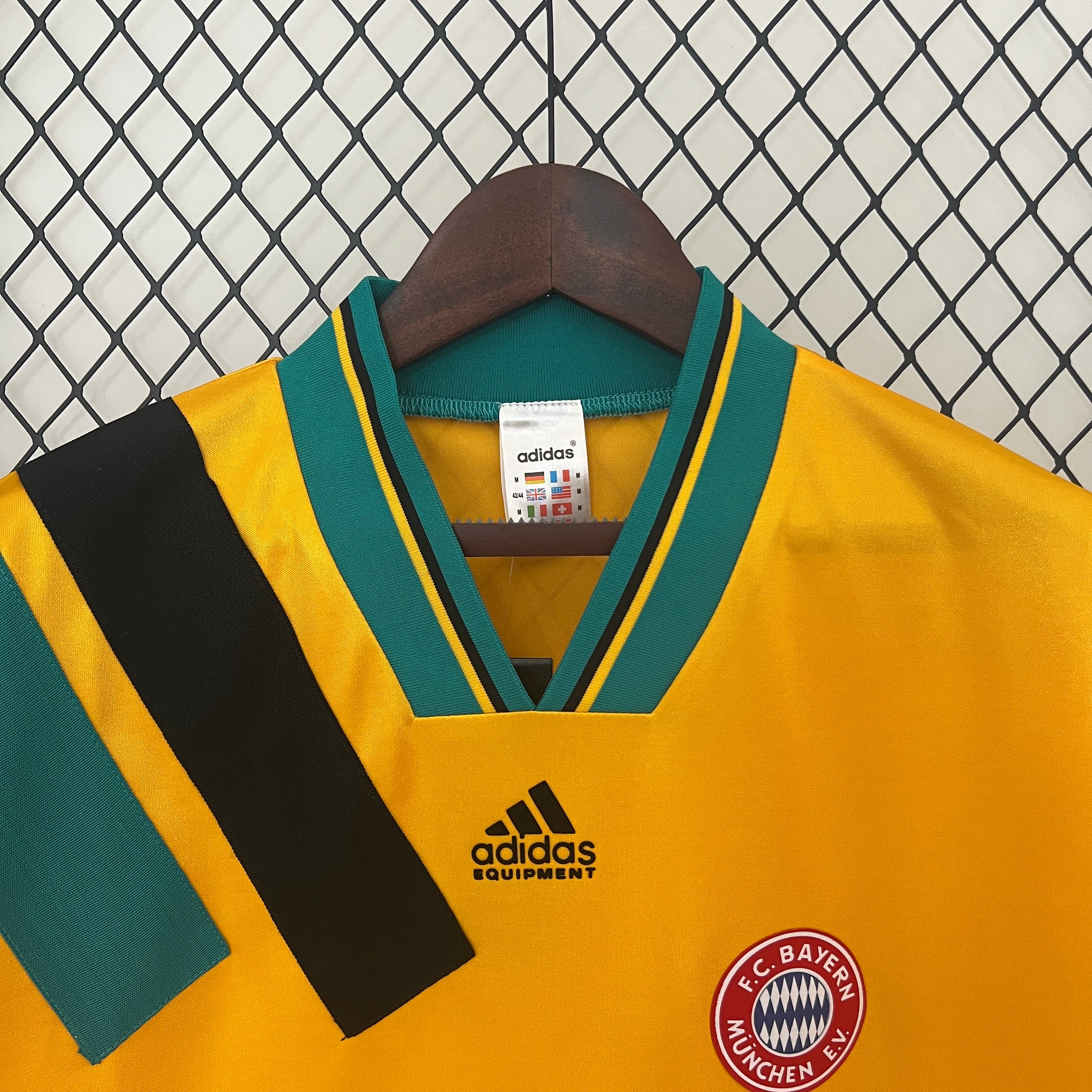 bayern away retro jersey 1993/1994 tm
