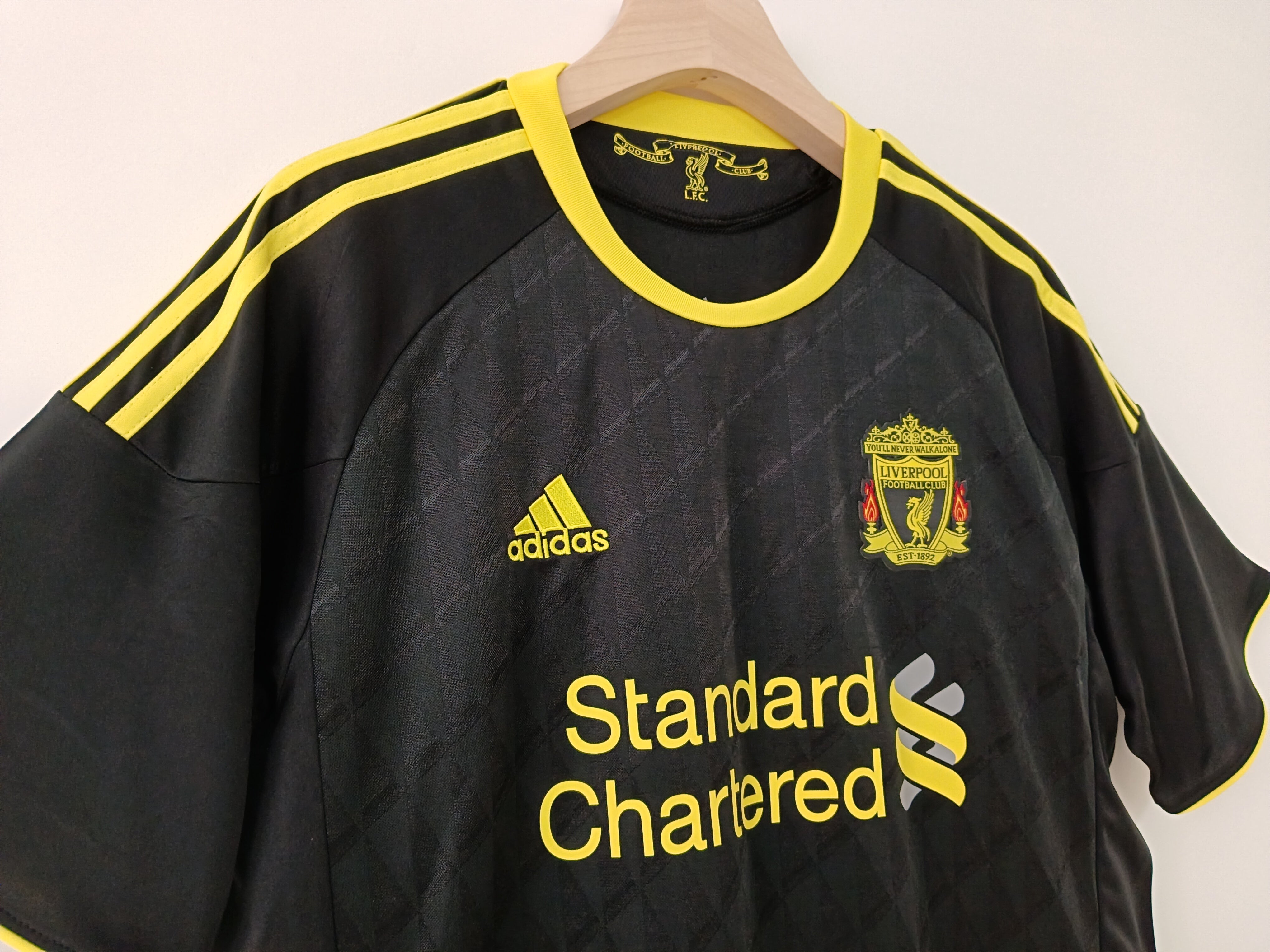 liverpool black retro away tm
