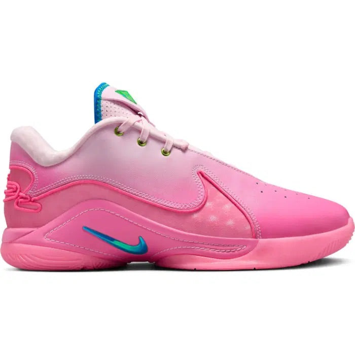 NIKE LeBron 22