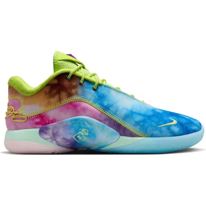 NIKE LeBron 22