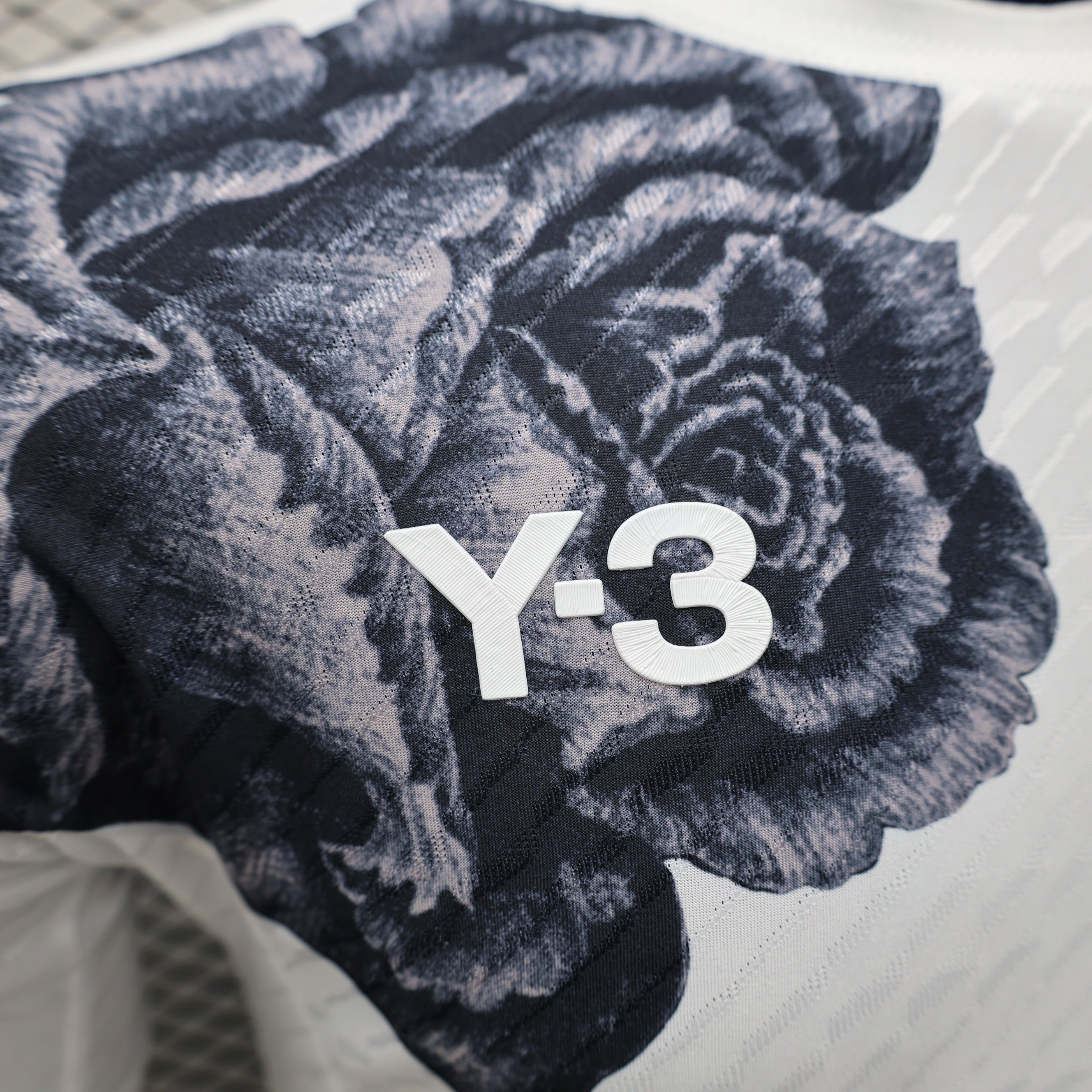 REAL MADRID Y3 WHITE JERSEY PLAYER 2024/2025 tm