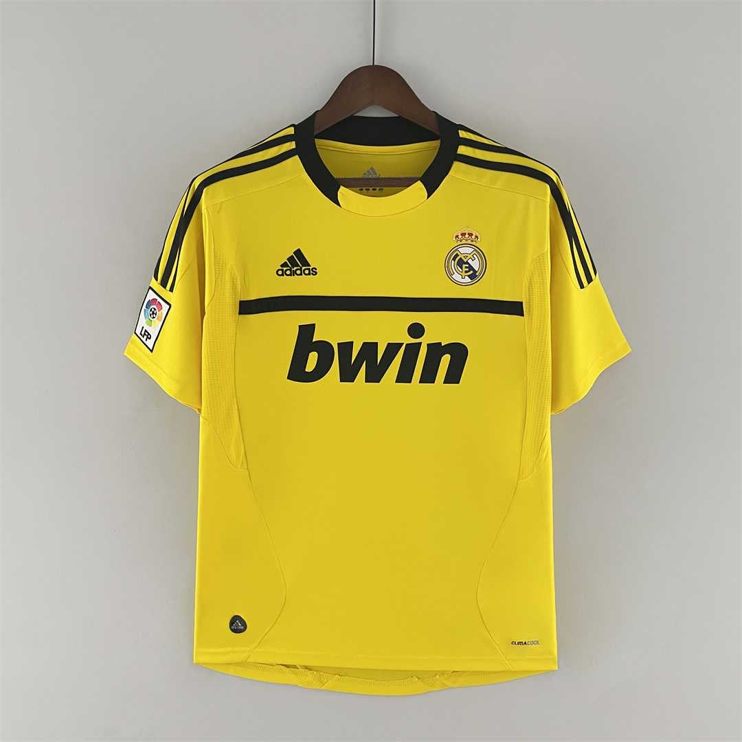 REAL MADRID GOALKEEPER YELLOW 2011/2012
