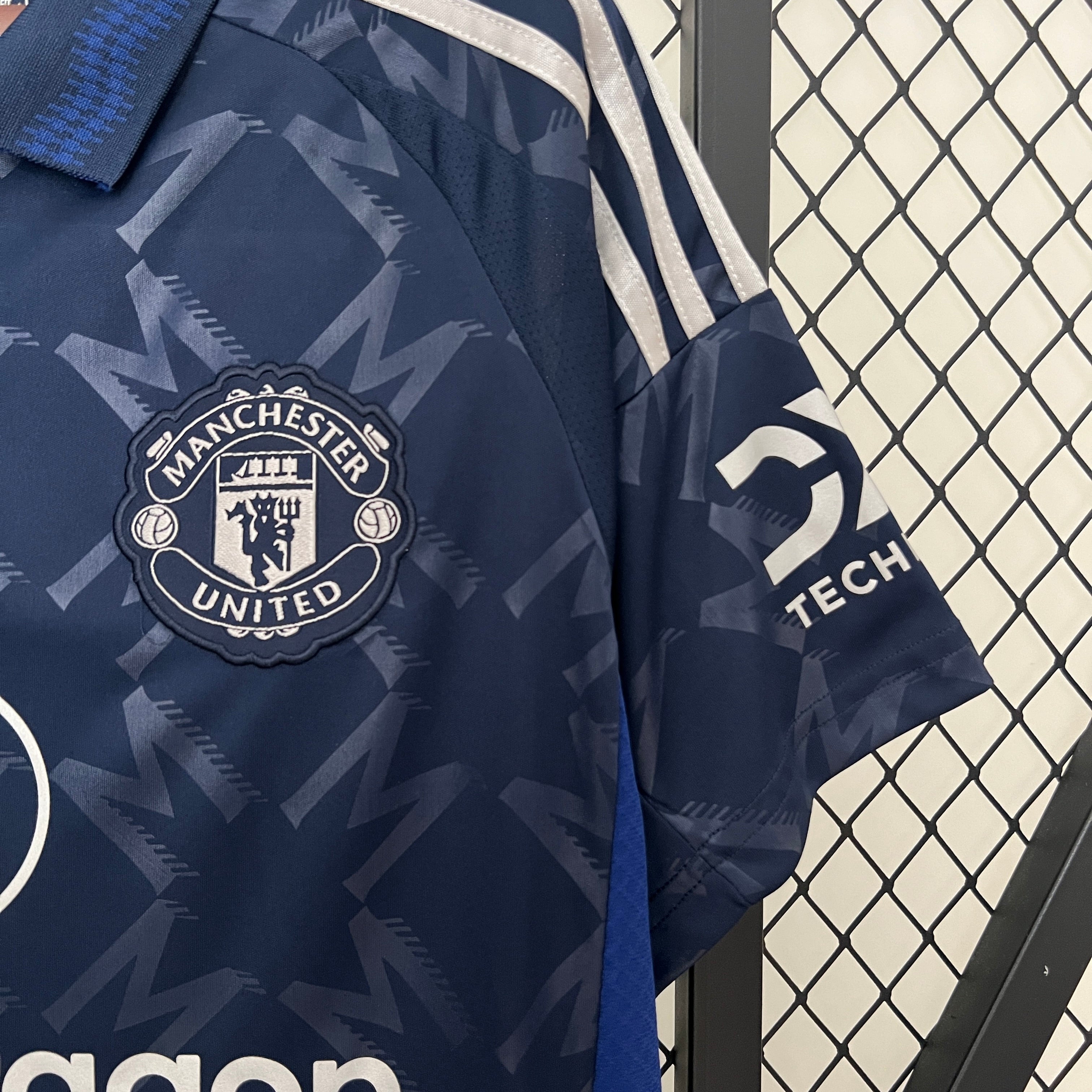 MANCHESTER UNITED AWAY FAN 2024 2025 tm