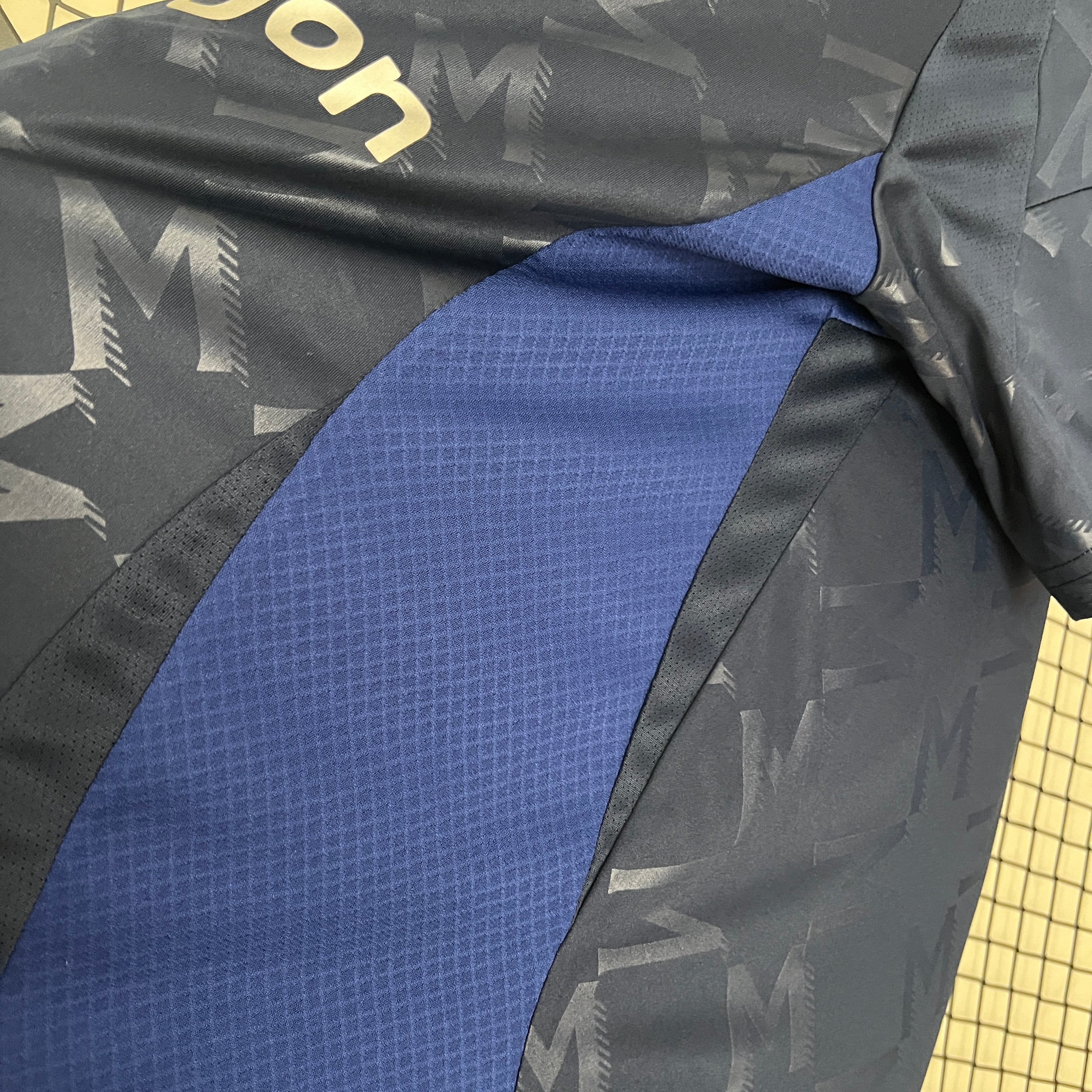 MANCHESTER UNITED AWAY FAN 2024 2025 tm