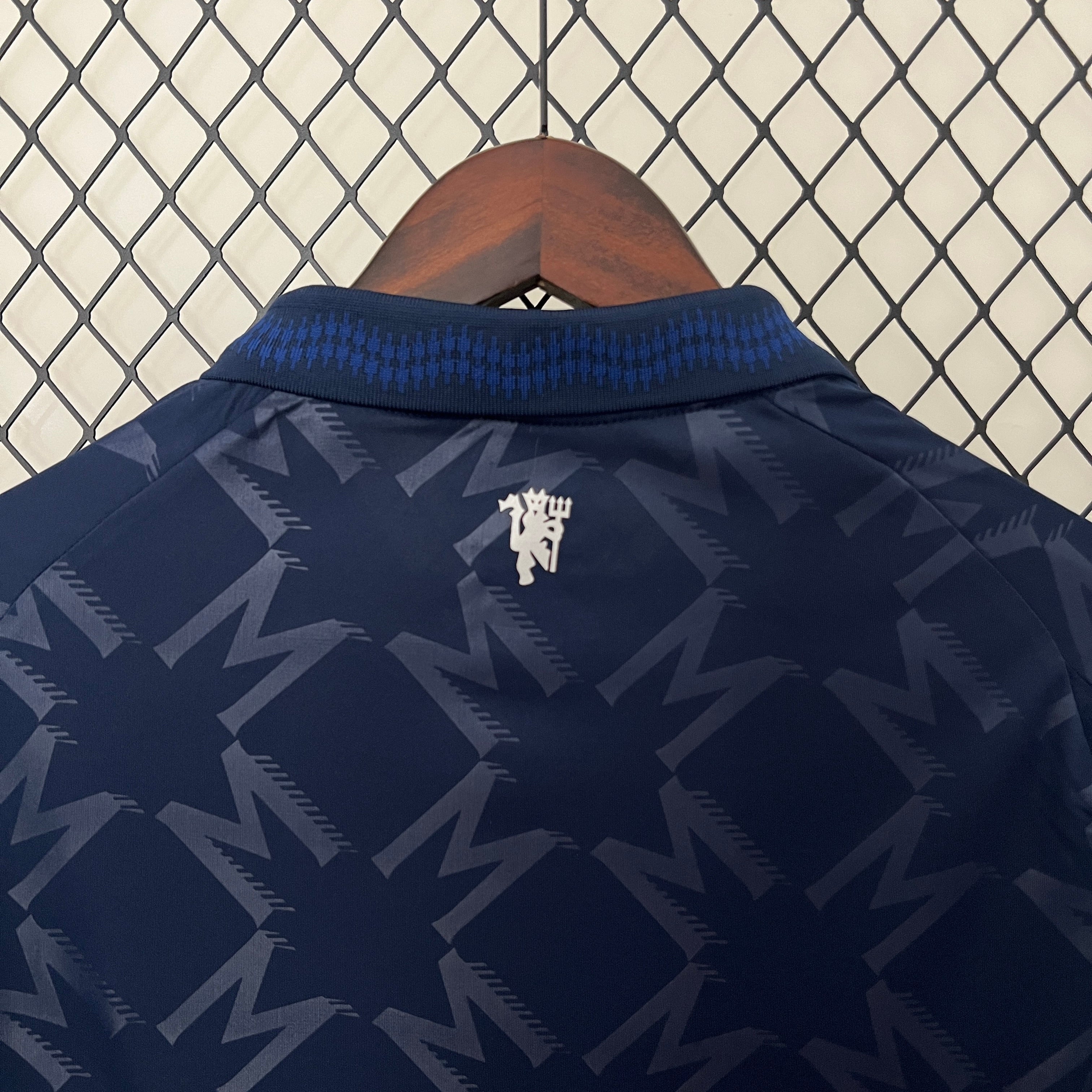 MANCHESTER UNITED AWAY FAN 2024 2025 tm