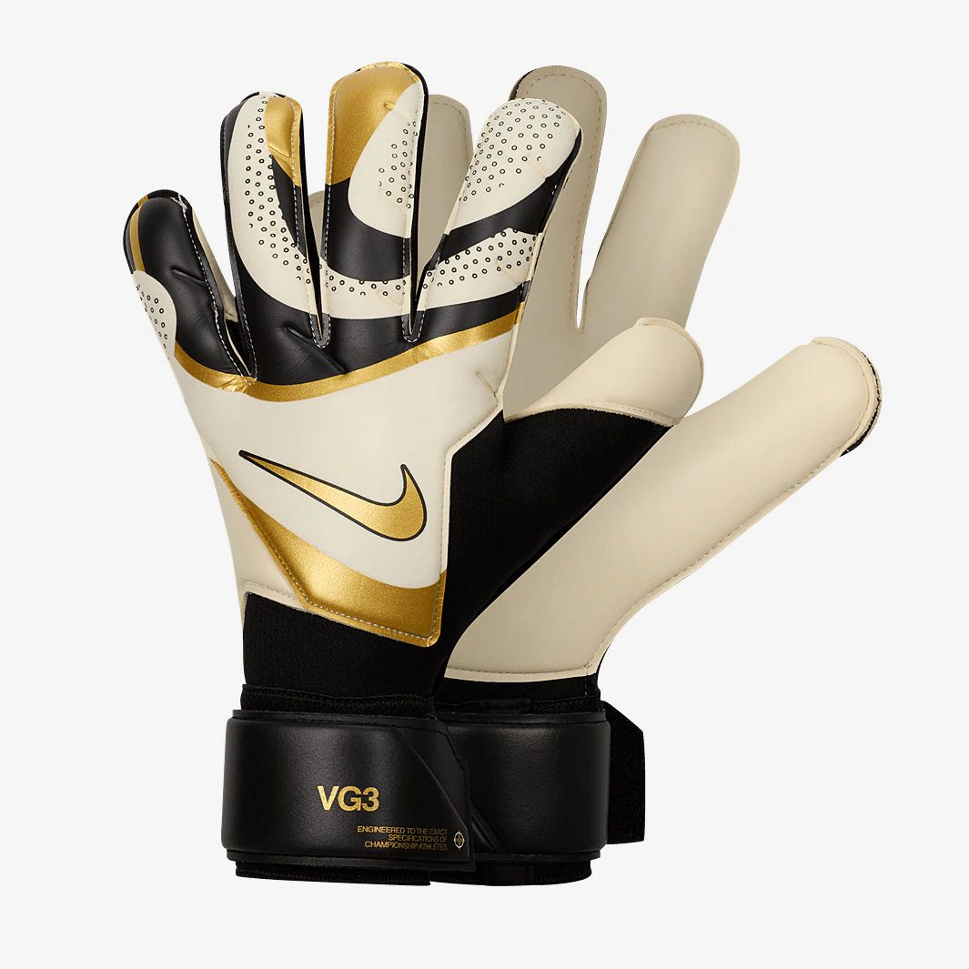 NIKE GOALKEEPER GLOVES