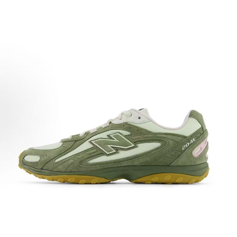 New Balance 740