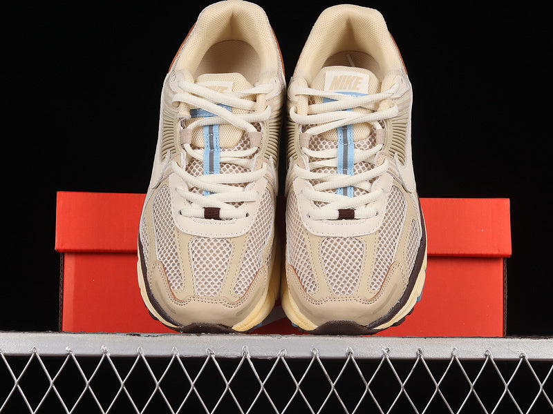 AIR ZOOM VOMERO 5 OATMEAL/PALE IVORY/SAIL/LIGHT CHOCOLATE