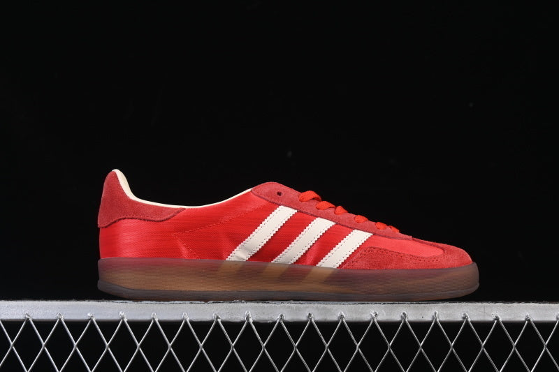 GAZELLE INDOOR RED/BETTER SCARLET/CREAM WHITE