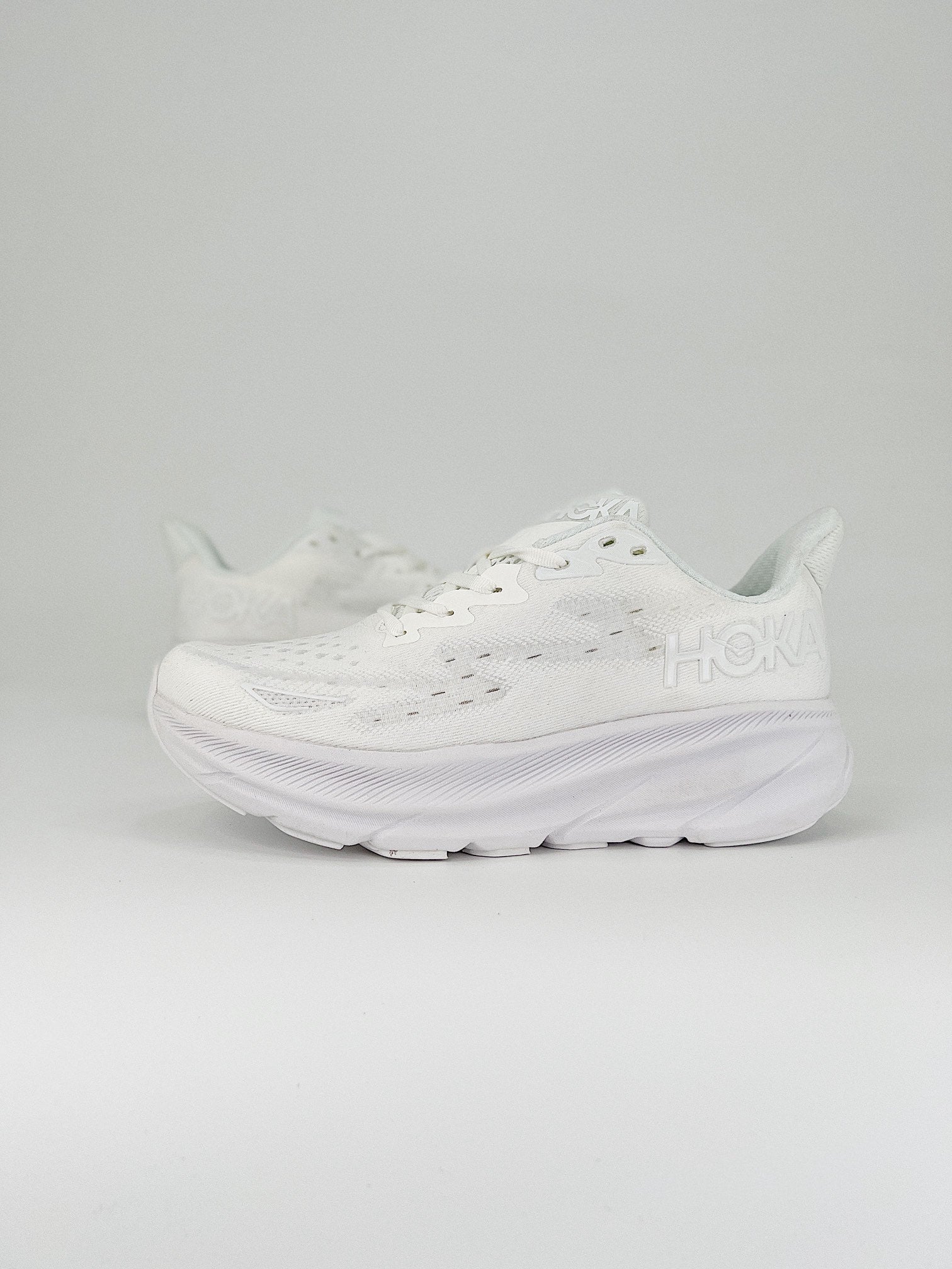 HOKA ONE ONE CLIFTON 9 TM