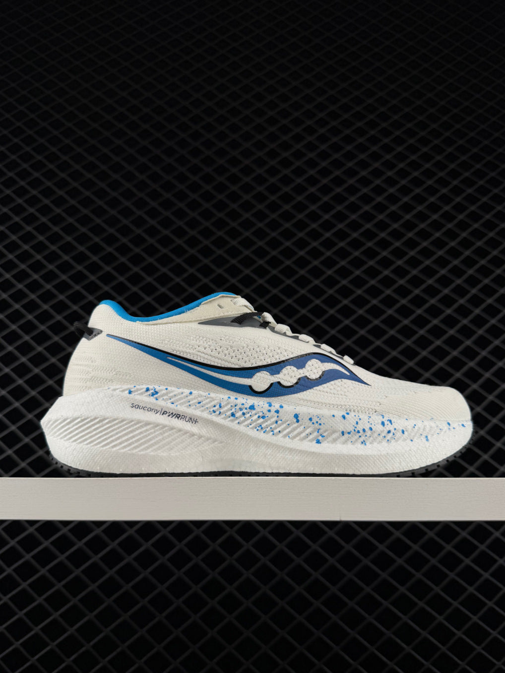 SAUCONY ENDORPHIN PRO4