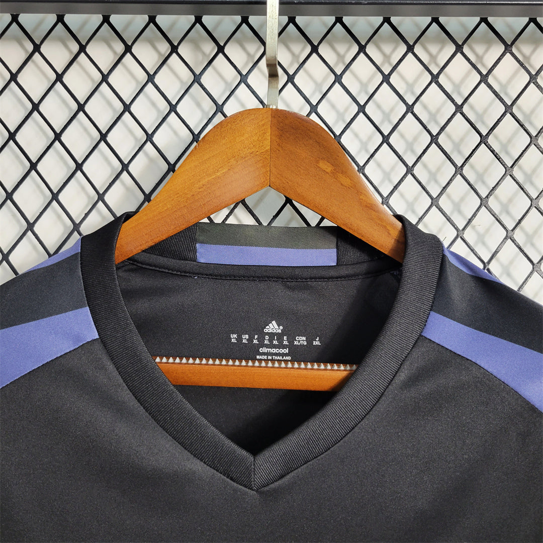 16-17 R MAD third away