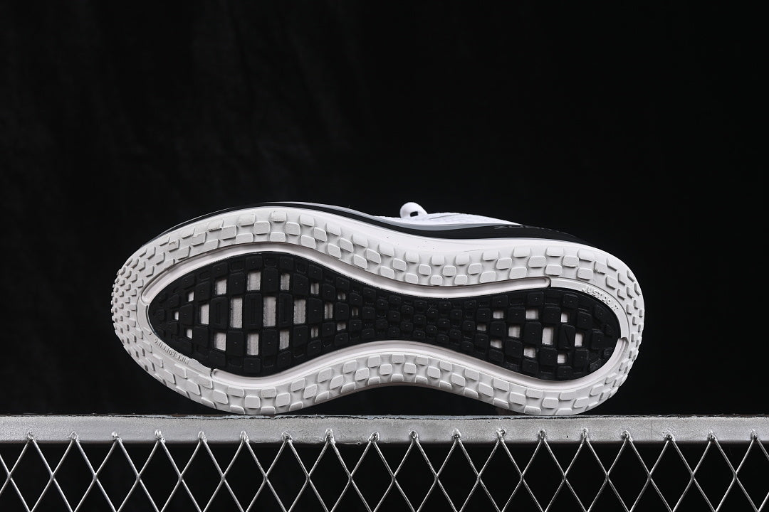 Nike Vomero 18