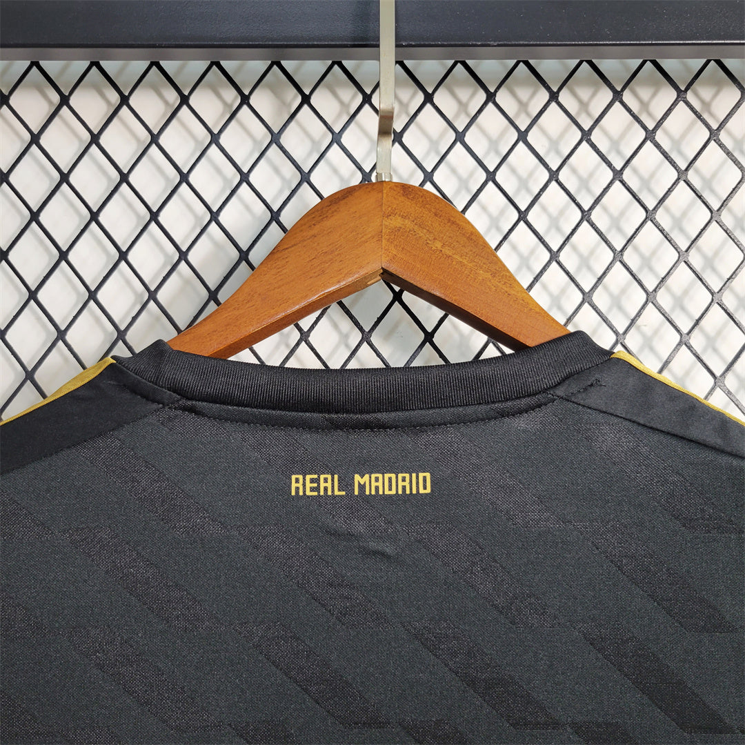 11-12 R MAD away black