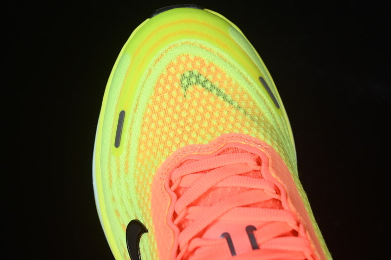 AIR ZOOM VOMERO PLUS