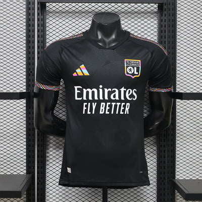 Lyon 26-27 Third Away
