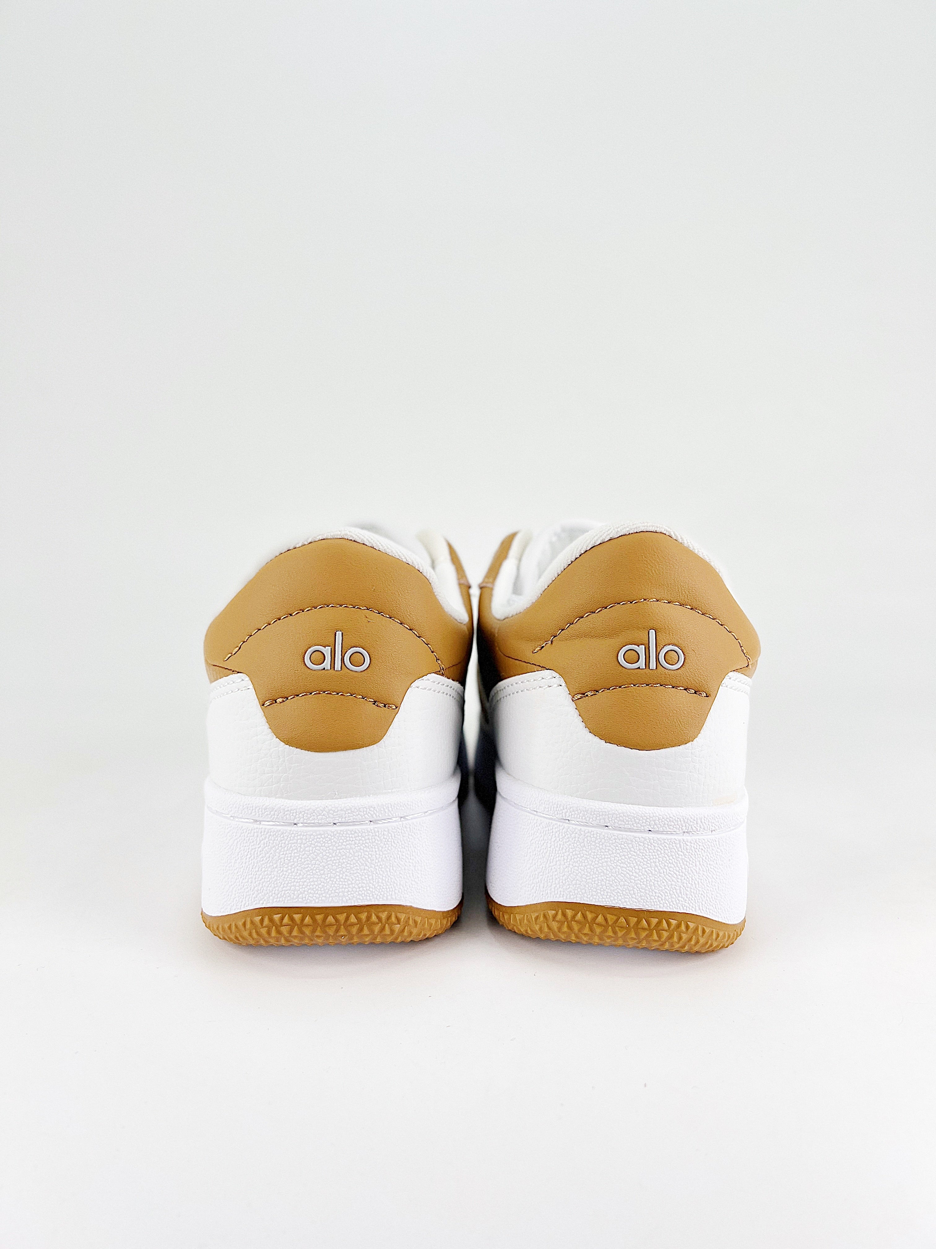 alo yoga tm