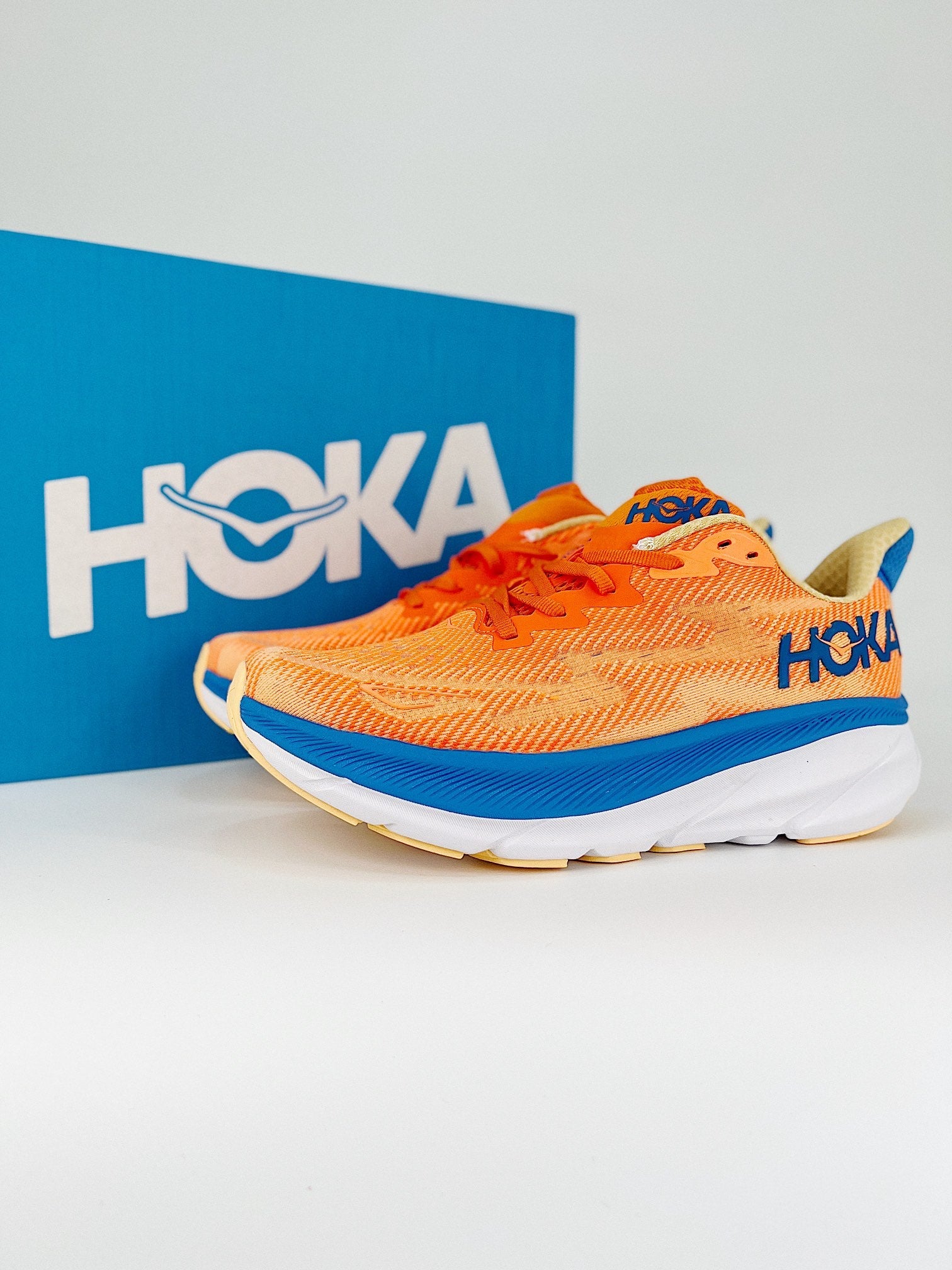 HOKA ONE ONE CLIFTON 9 TM