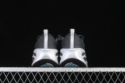 AIR ZOOM VOMERO PLUS