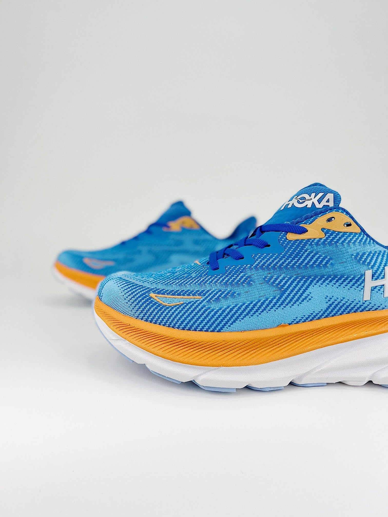 HOKA ONE ONE CLIFTON 9 TM