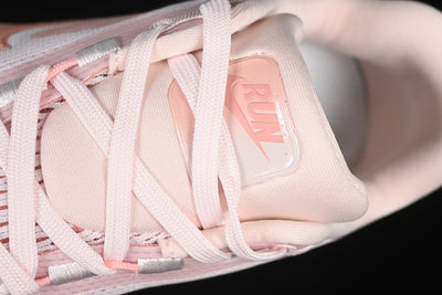 AIR ZOOM VOMERO 18 BEIGE