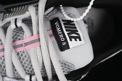 ZOOM VOMERO 5 METALLIC SILVER/PURE PLATINUM/PINK FOAM/PLATINUM TINT/BLACK