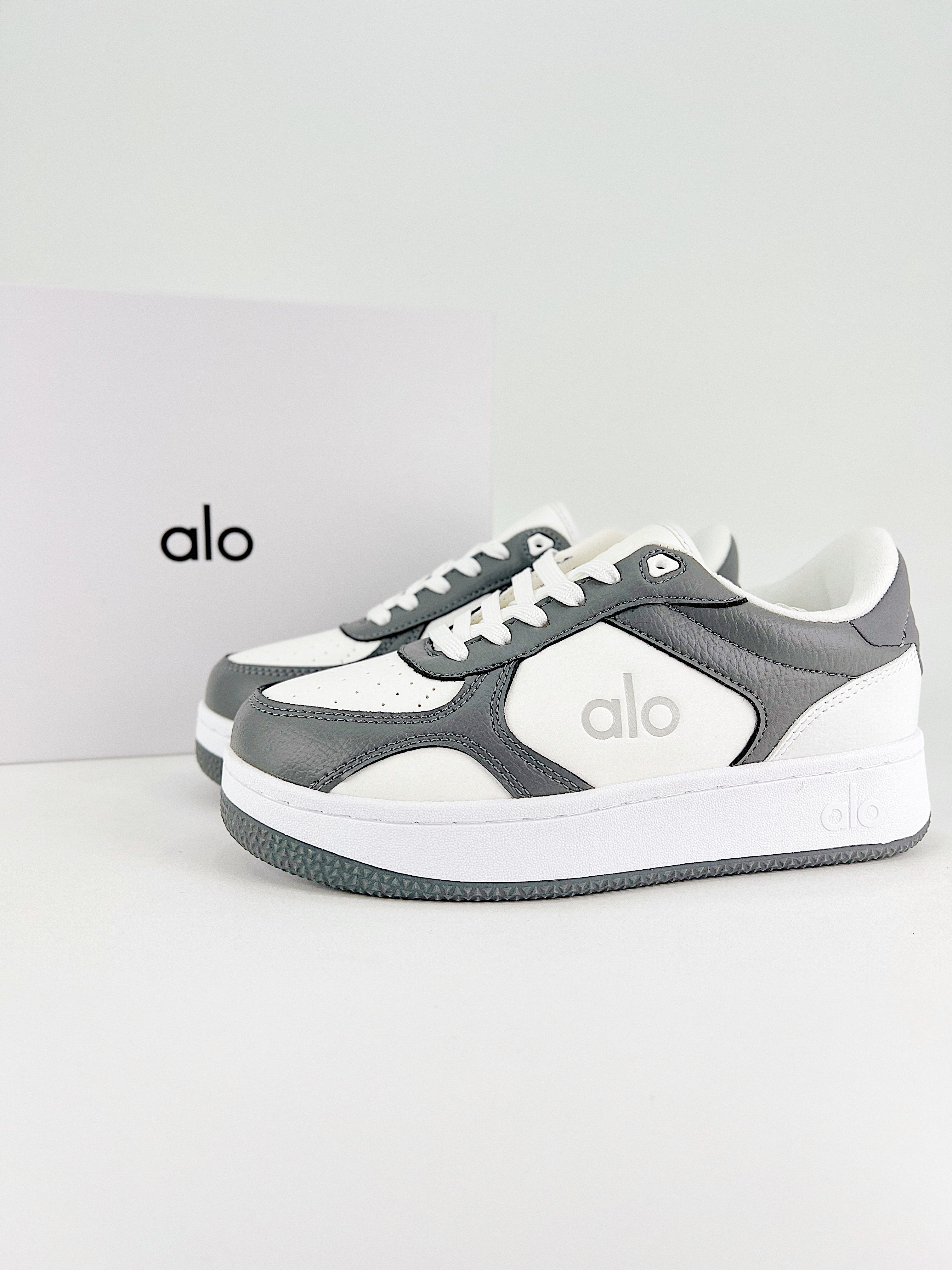 alo yoga tm