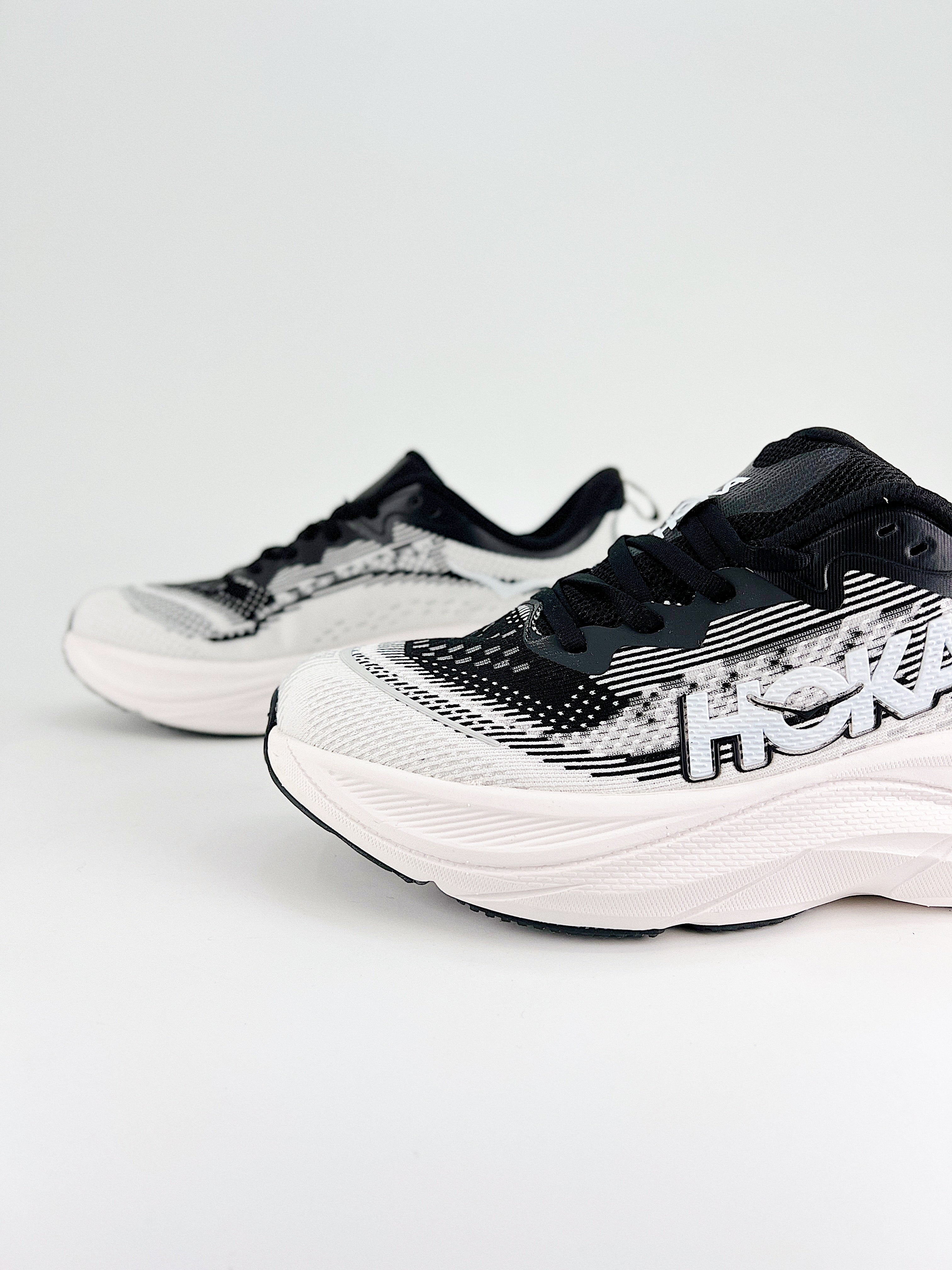 HOKA M SKYFLOW TM