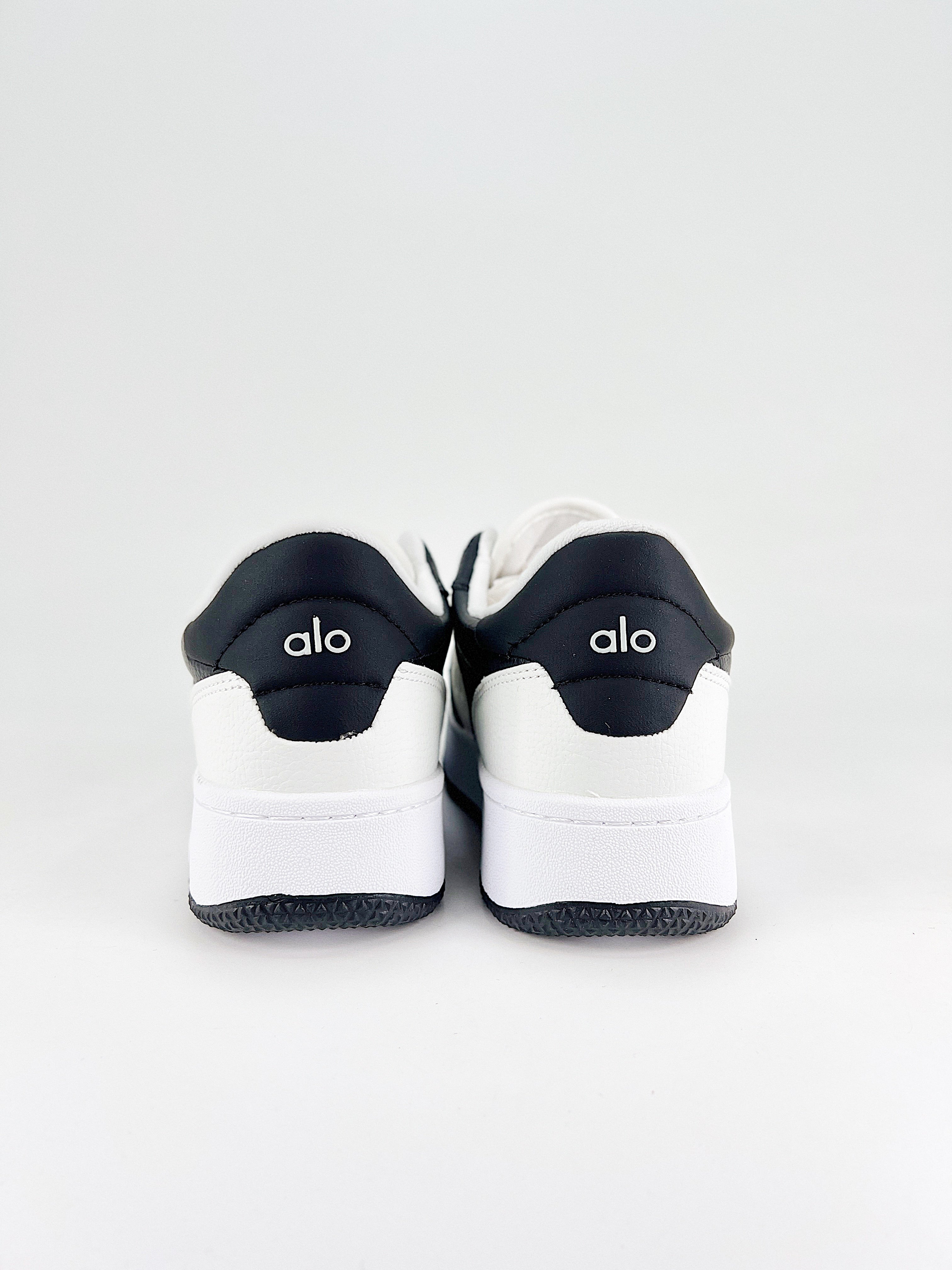 alo yoga tm