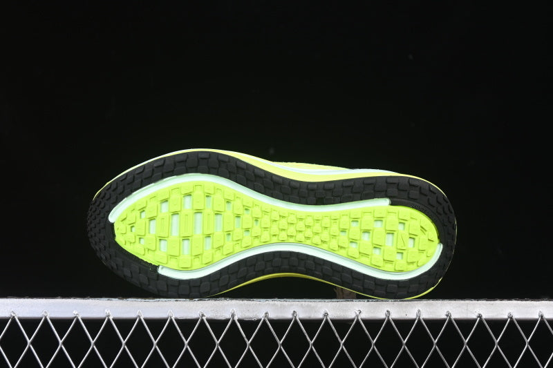 AIR ZOOM VOMERO PLUS