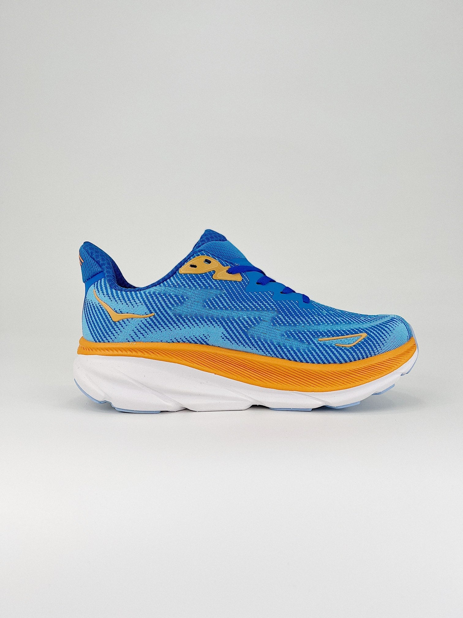 HOKA ONE ONE CLIFTON 9 TM
