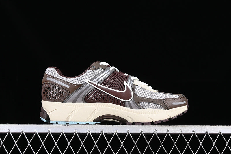 ZOOM VOMERO 5 SP WHITE/GREY/SILVER/BROWN