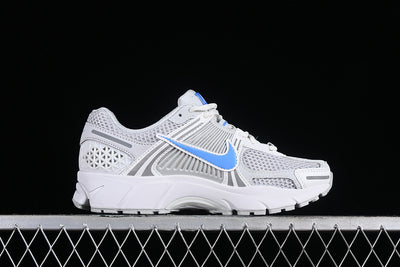 AIR ZOOM VOMERO 5 SUMMIT WHITE/UNIVERSITY BLUE/PHOTON DUST
