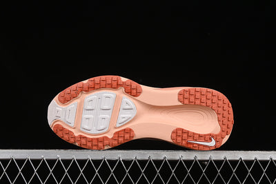 AIR ZOOM VOMERO 18