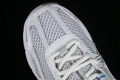 AIR ZOOM VOMERO 5 SUMMIT WHITE/UNIVERSITY BLUE/PHOTON DUST